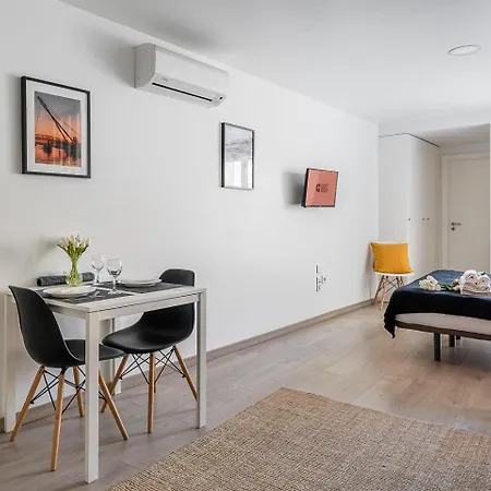 Guestready - Ria Reflection